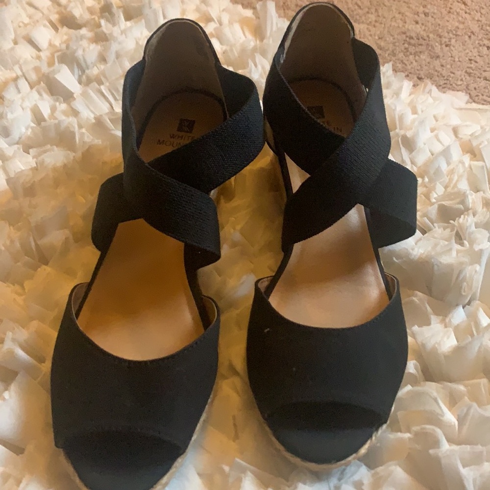 White Mountain Size 10 wedge shoes